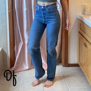 Levi’s Blue Ribcage Straight 27 Waist